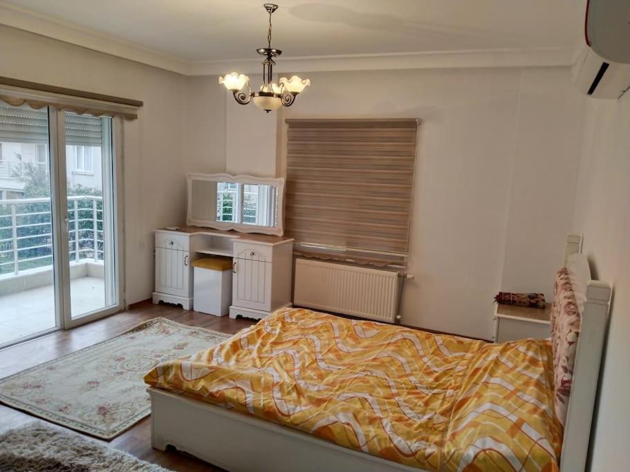 Postel nebo postele na pokoji v ubytování Denize Yakın Geniş Villa