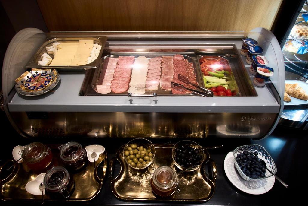 HOTEL VIENA - Resim 6