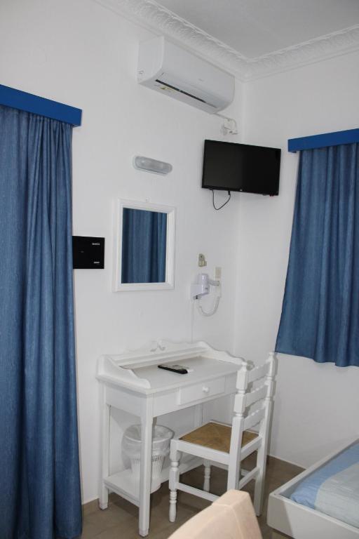 The Three Anchors Rooms - Twin Room With Balcony