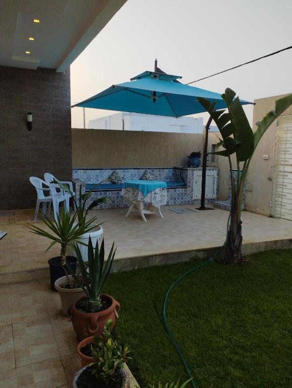 Bazén v ubytování Maison kelibia Ezzahra plage a pied nebo v jeho okolí