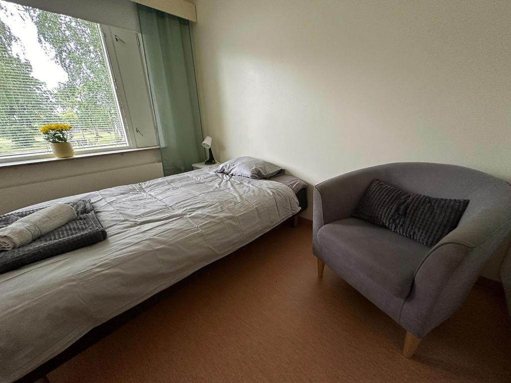 Lepopaikka Lokinpesä, Majoitus ja Camping - Chambre Double Avec Salle De Bains Commune