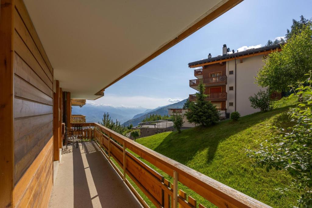 Victoria - real ski-in ski out, great view - Resim 24