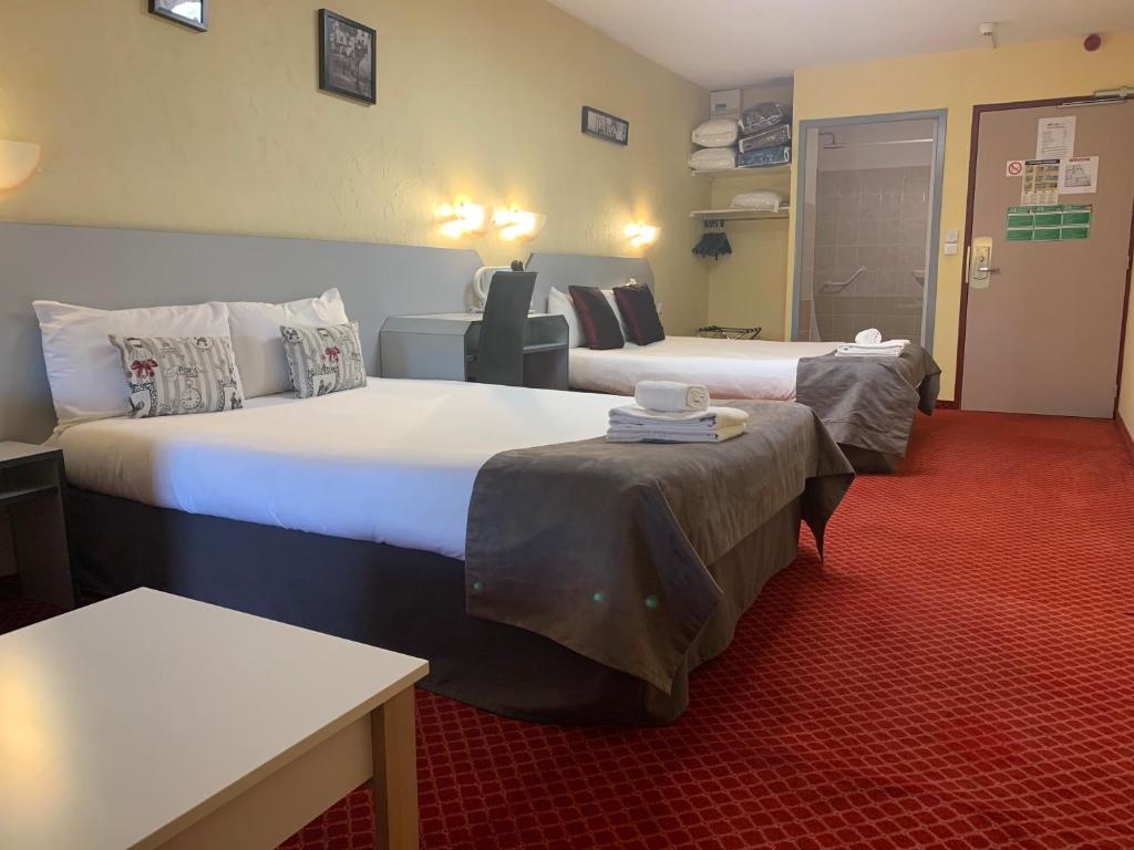 Brit Hotel Bleu Nuit - Chambre Familiale
