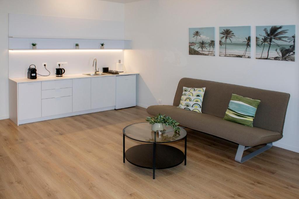 FRINELY Apartments - 18