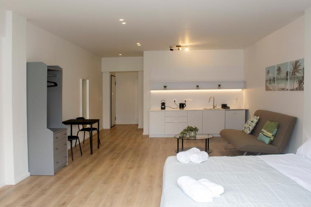 FRINELY Apartments - 16