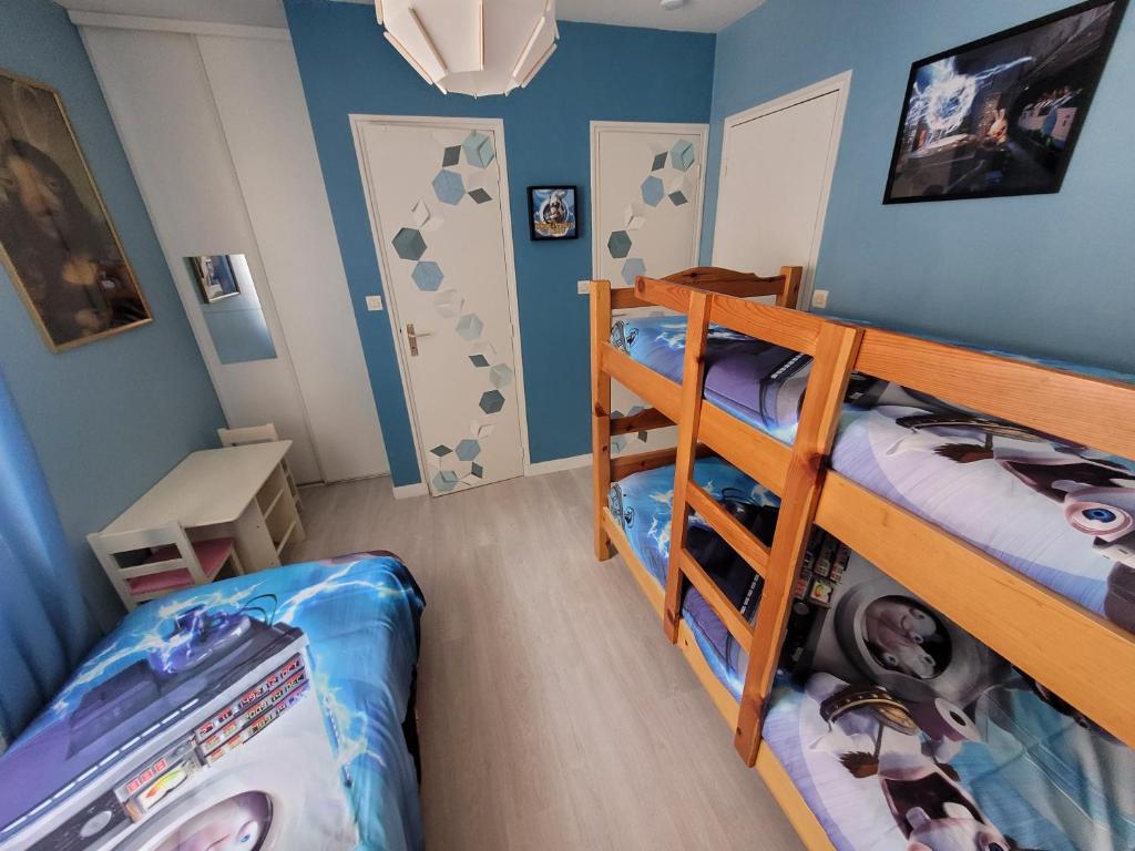 Le Relais du Chateau - Chambre Familiale Avec Salle De Bains Privative