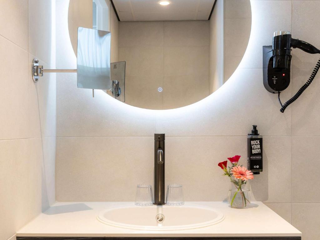 Koupelna v ubytování ibis Styles Den Haag Scheveningen
