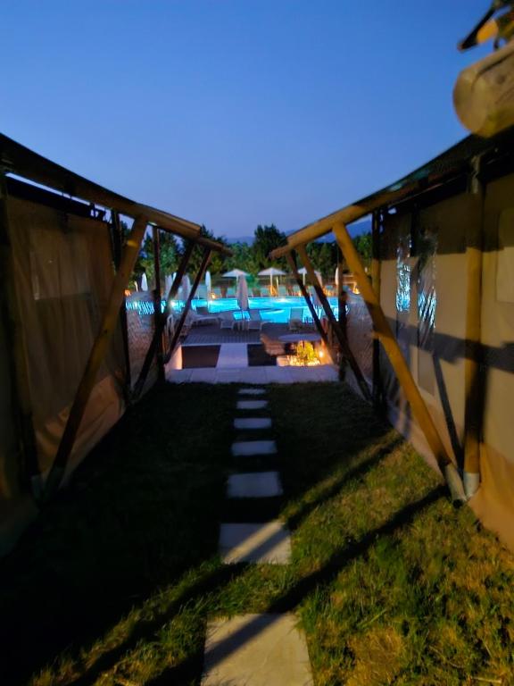Bazén v ubytování Ioannina Camping- Glamping nebo v jeho okolí