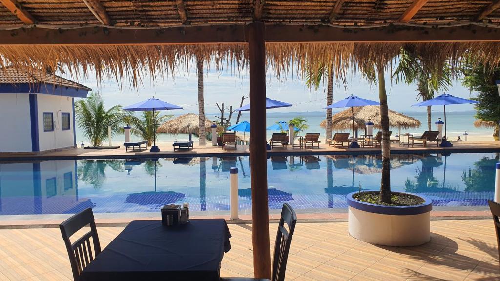 Bazén v ubytování Amor Resort Koh Rong nebo v jeho okolí
