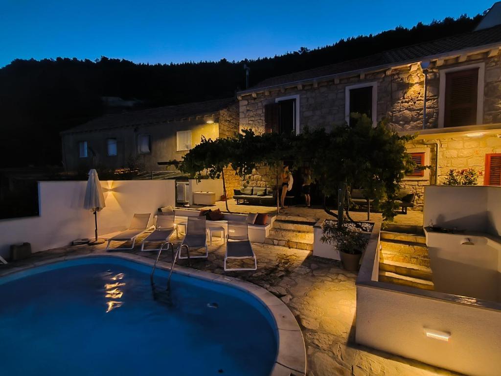 Newly renovated stone villa Smokvica 1892