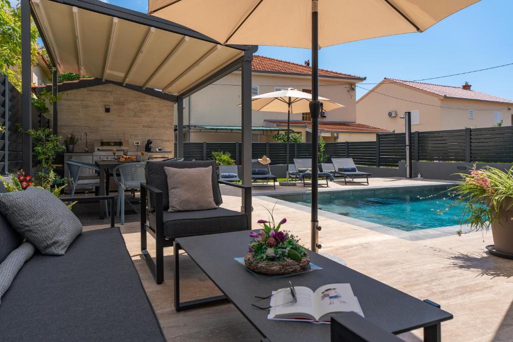 Πισίνα στο ή κοντά στο Villa Ewala