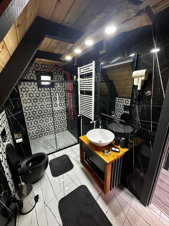 Fotografie z fotogalerie ubytování Peleri Suit Bungalow v destinaci Pazar