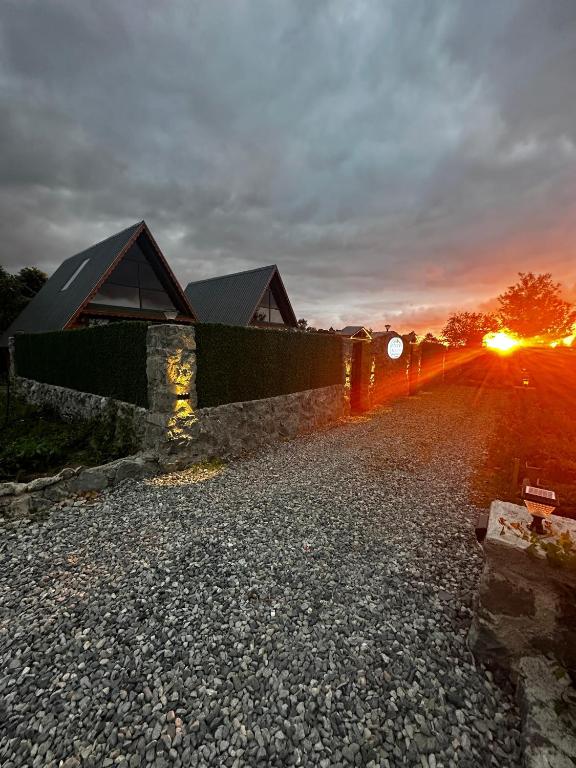Východ nebo západ slunce při pohledu z bed and breakfast nebo okolí