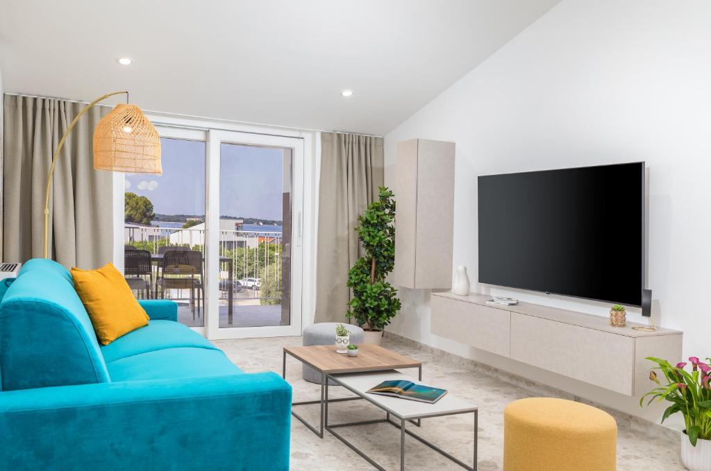 Apartments Villa Nina - 新的高级两居室公寓，带海景4*