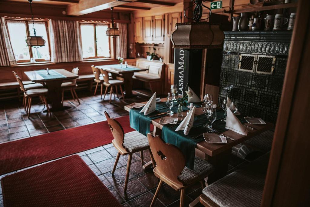 Restaurace v ubytování Hotel Schwarzwald-Resort Rößle
