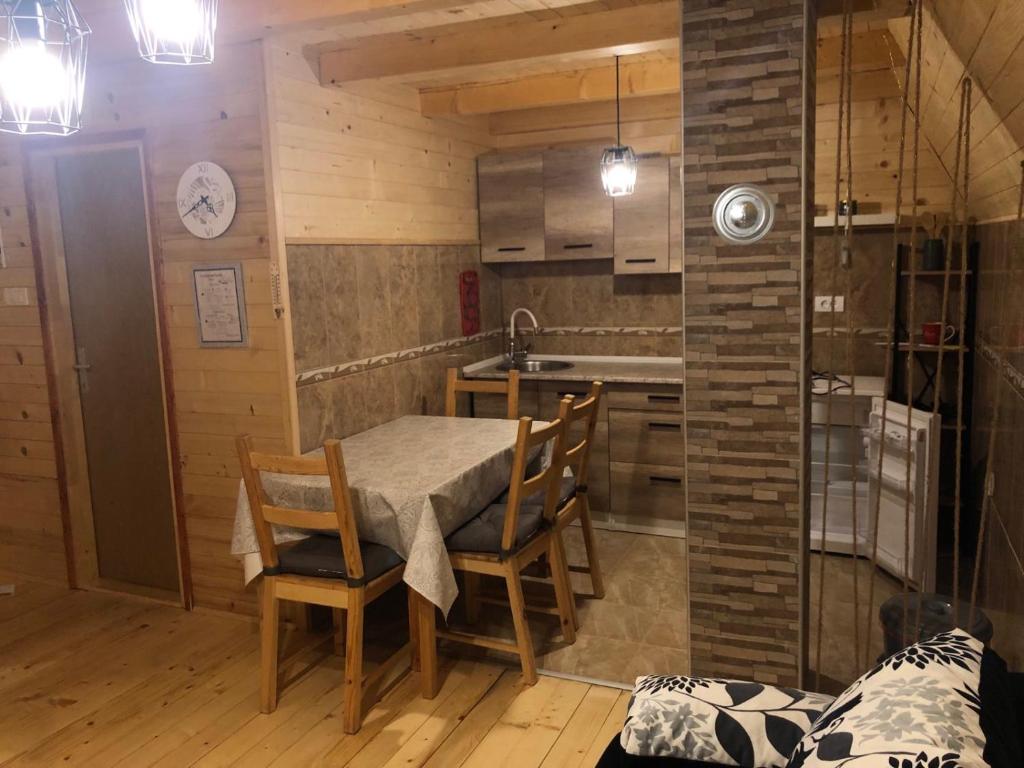 Kuchyň nebo kuchyňský kout v ubytování Tošine Brvnare, Zlatibor, Smiljanski Zakosi