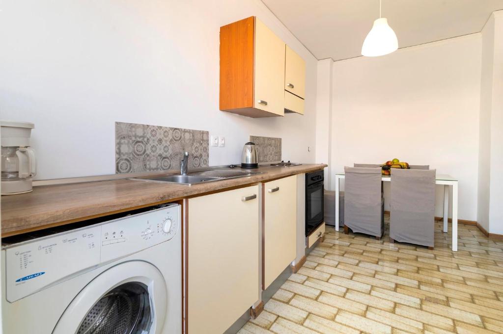 Lefka Hotel & Apartments - Resim 13