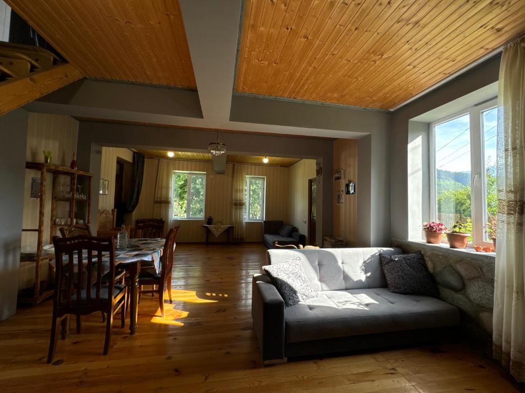Posezení v ubytování Barbara's Eco-Cozy GuestHouse