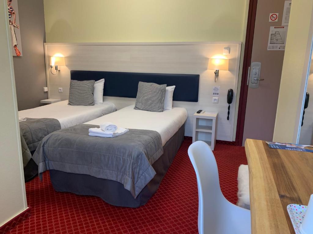 Brit Hotel Bleu Nuit - Chambre Lits Jumeaux