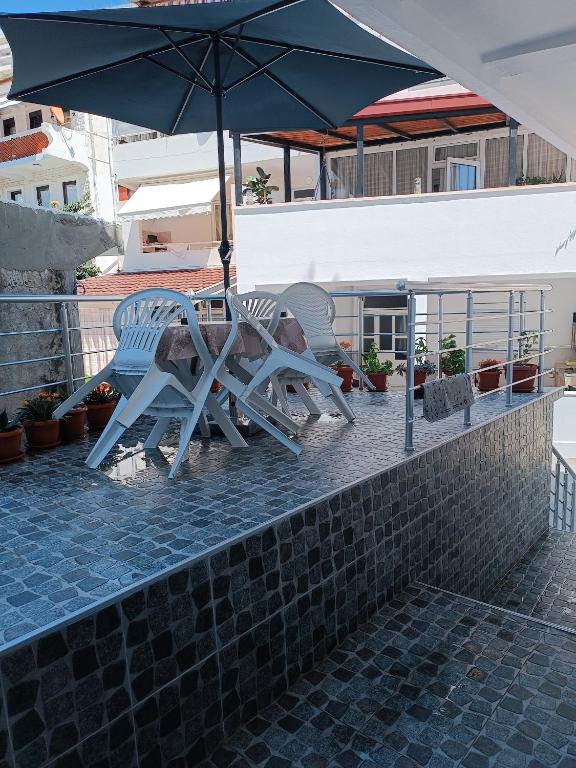 Balkón nebo terasa v ubytování Accommodation Milla
