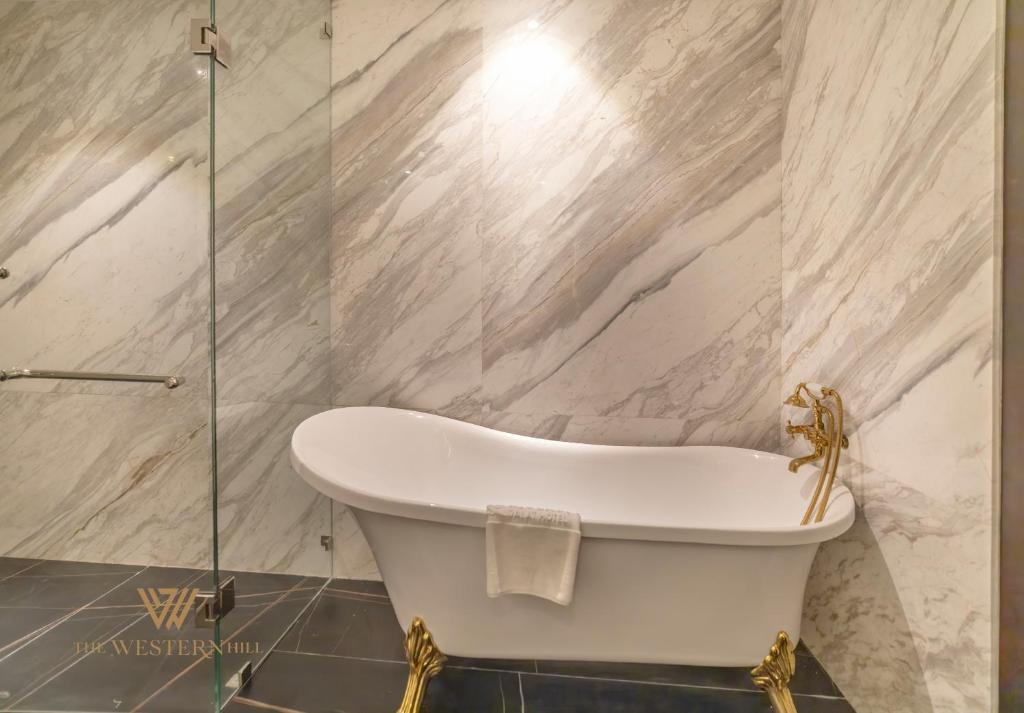 Suite Gia Đình
