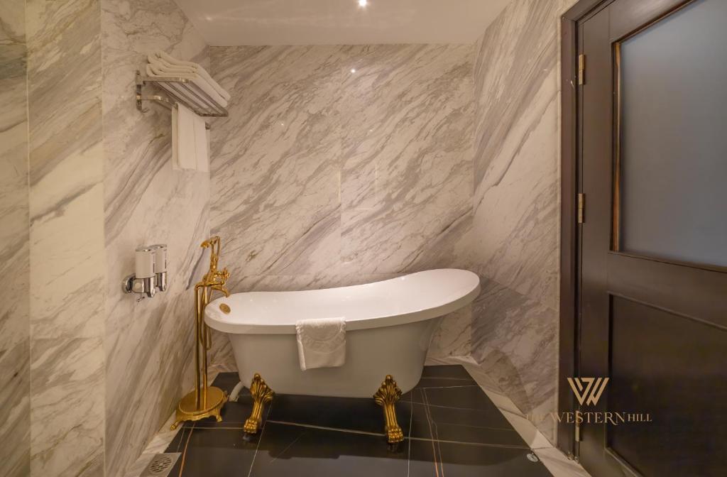 Phòng Deluxe Giường Đôi Nhìn Ra Thành Phố