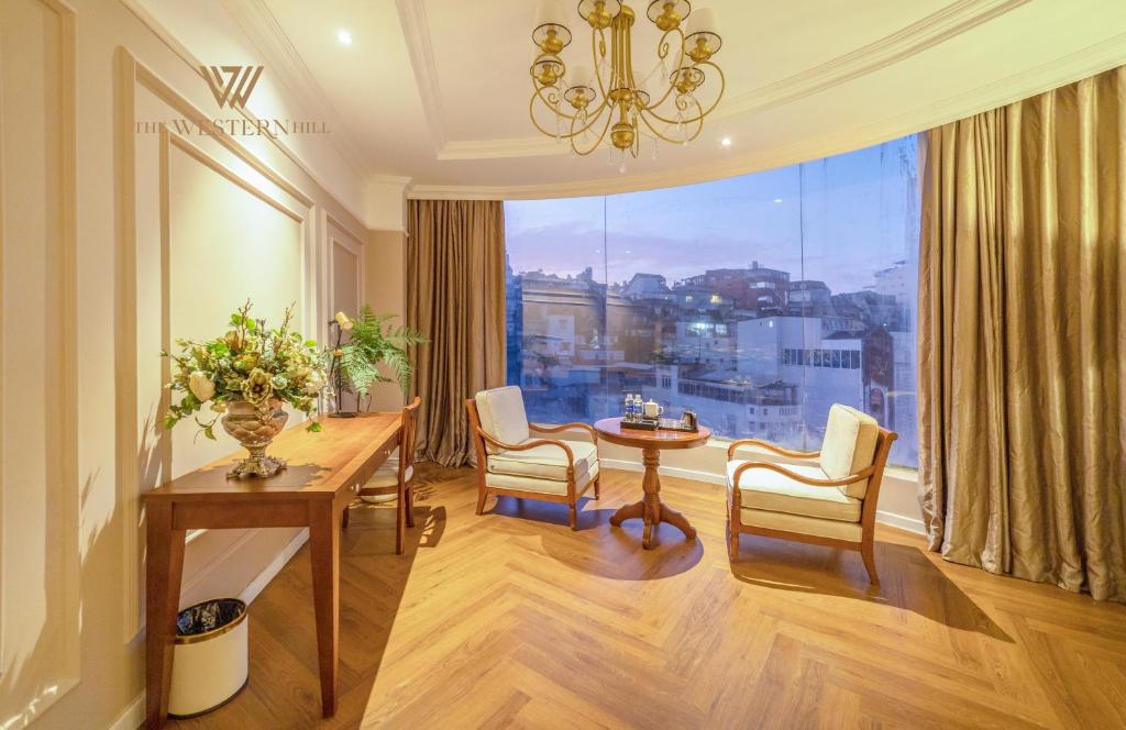 Suite Nhìn Ra Thành Phố