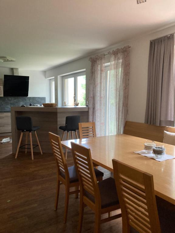 TV a/nebo společenská místnost v ubytování Ferienwohnung