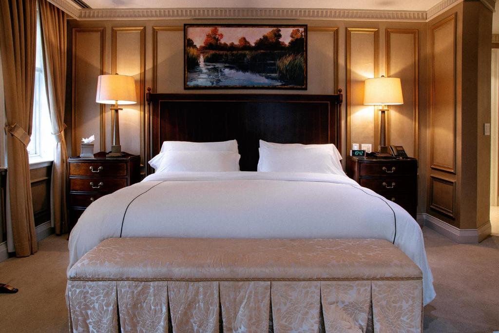 Postel nebo postele na pokoji v ubytování Windsor Arms Hotel