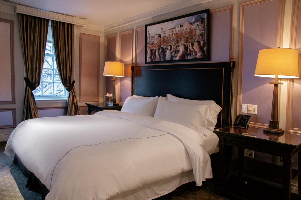 Postel nebo postele na pokoji v ubytování Windsor Arms Hotel