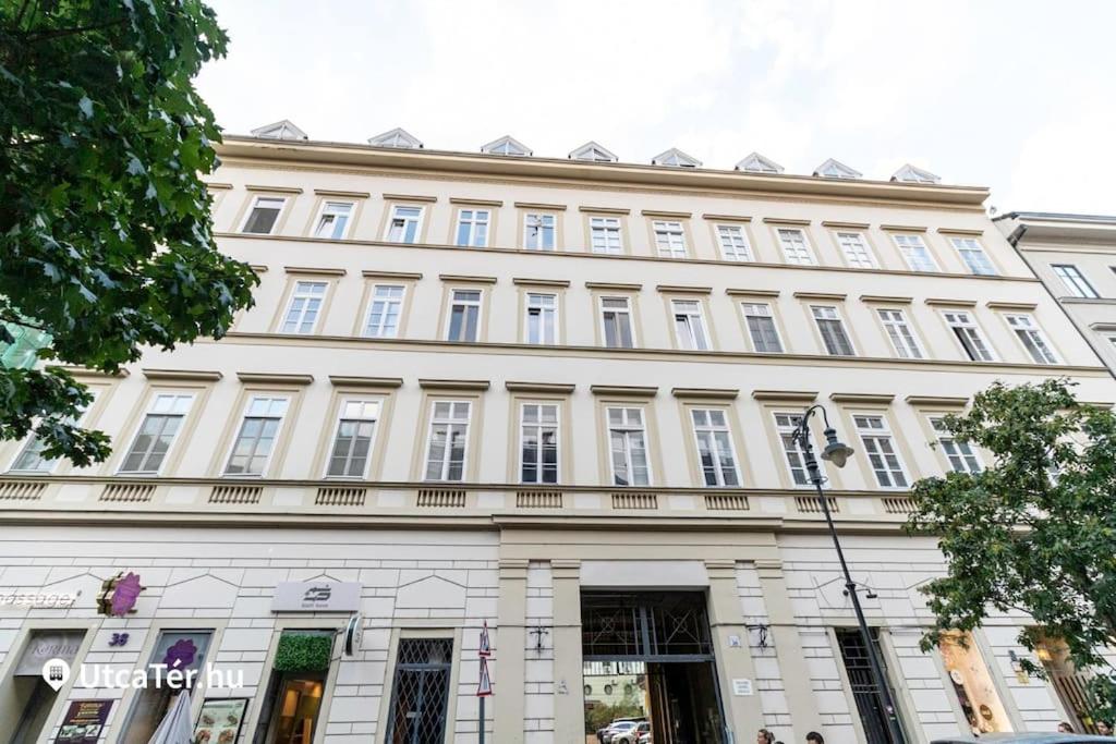 Luxury flat in downtown with free parking 1061 Budapest, Király utca 38 kép - 1