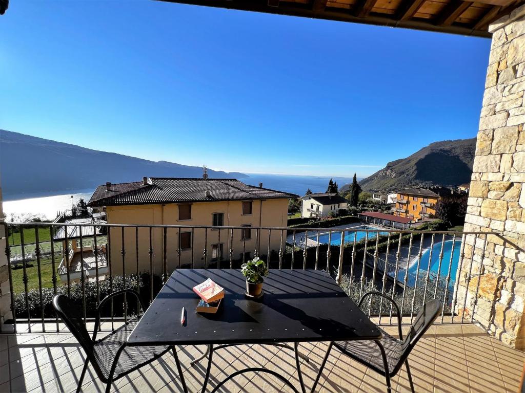 Residence Besass, GTSGroup - Classic Two-Bedroom Apartment With Partial Lake View