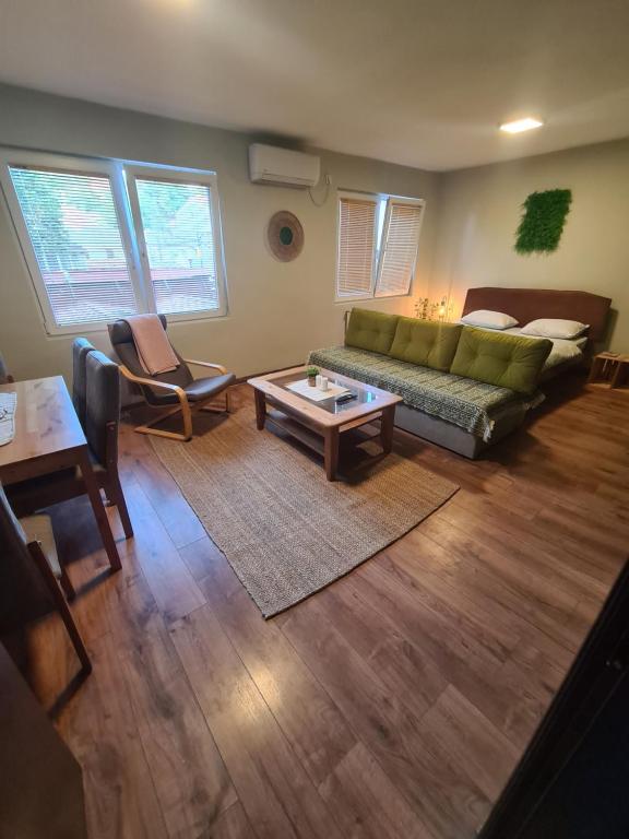 Posezení v ubytování Veljanov Apartment 1