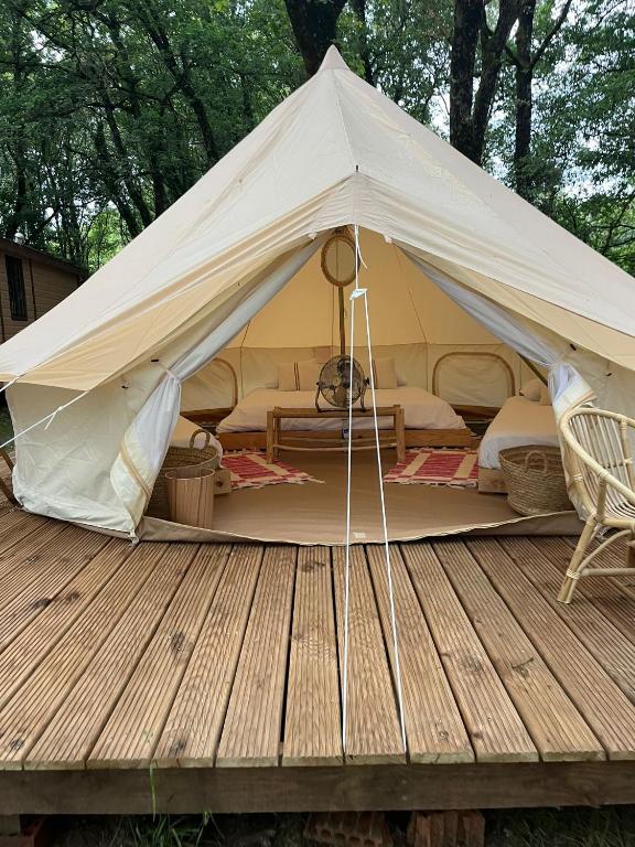 Fotografie z fotogalerie ubytování Camping Vila de Sarria v destinaci Sarria