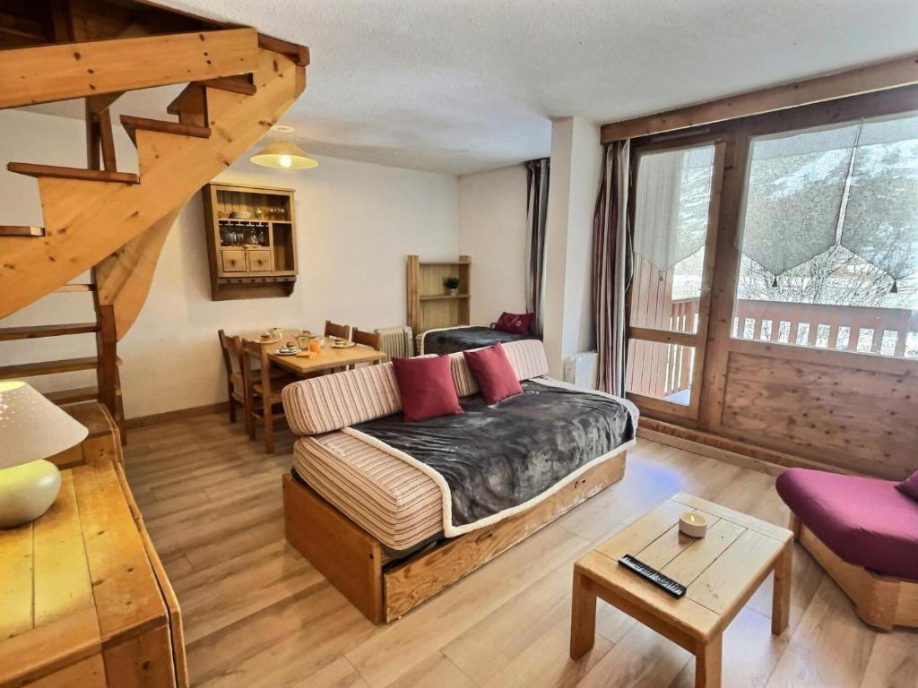 Posteľ alebo postele v izbe v ubytovaní Résidence Hameaux De Val - Votre grand studio mezzanine avec garage couvert à 5 min des pistes MAE-1004