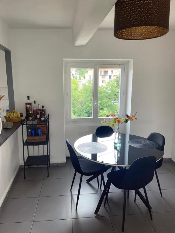 Kuchyň nebo kuchyňský kout v ubytování Residence MH Lyon