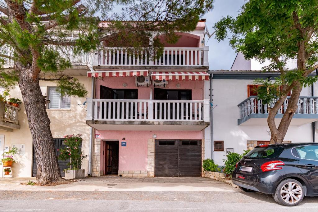 Budova, kde se apartmán nachází