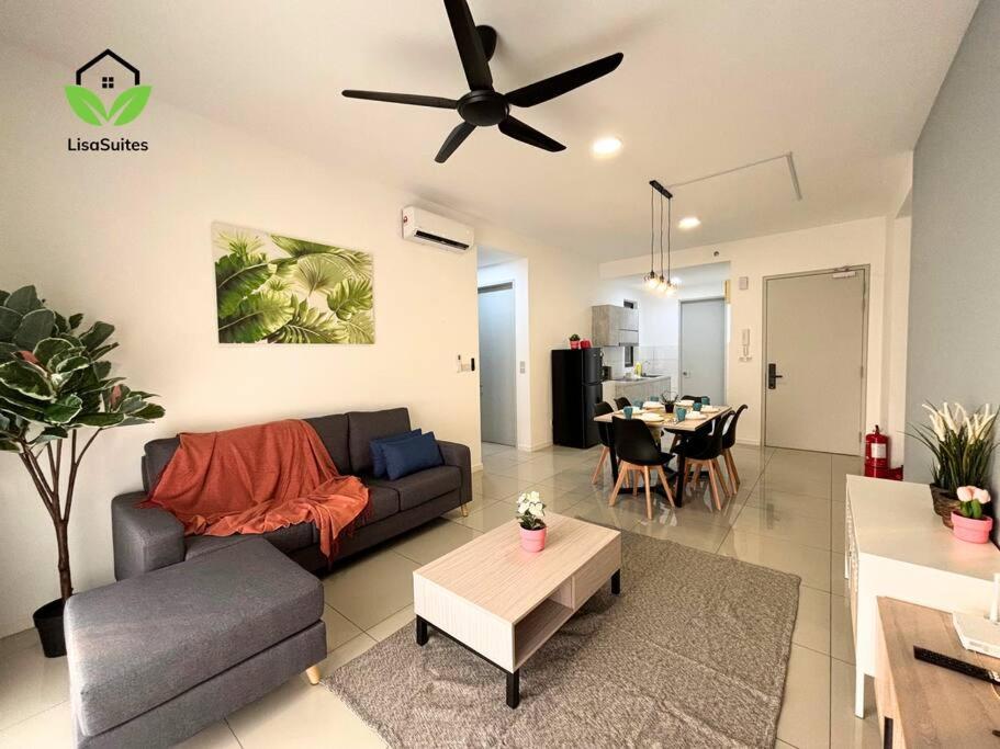 Posezení v ubytování IOI City Mall Cozy Home PICC