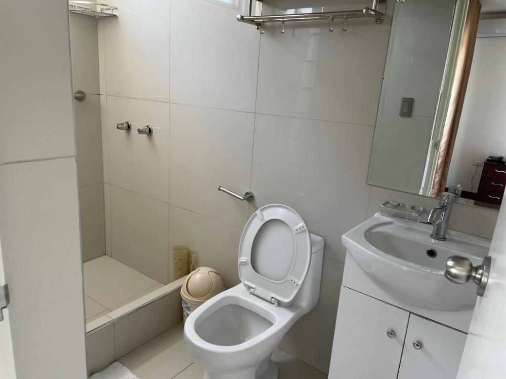 Bilik mandi di Lima HOUSE MILANI