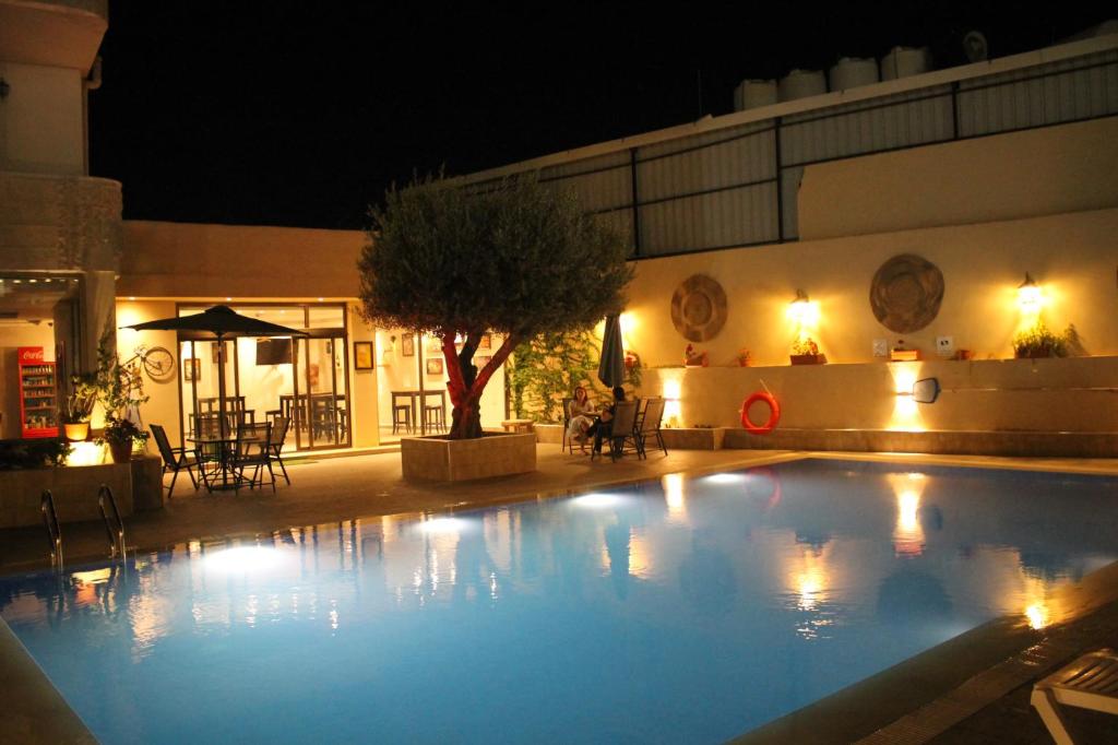 Bazén v ubytování Salome Hotel nebo v jeho okolí