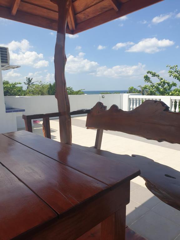 Balkón nebo terasa v ubytování Oktowaves hotel Beach resort
