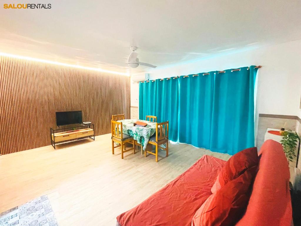 TV a/nebo společenská místnost v ubytování Elegance Plaza - Salou Suites