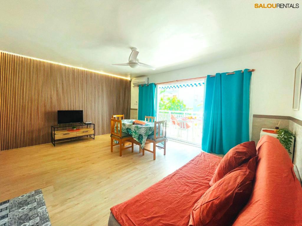 TV a/nebo společenská místnost v ubytování Elegance Plaza - Salou Suites