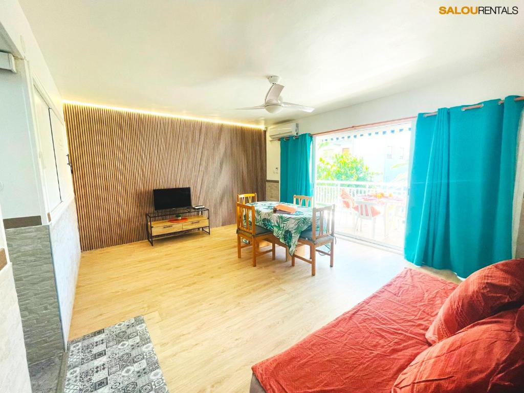 TV a/nebo společenská místnost v ubytování Elegance Plaza - Salou Suites