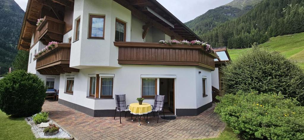 Výhľad na hory alebo výhľad na hory priamo z apartmánu