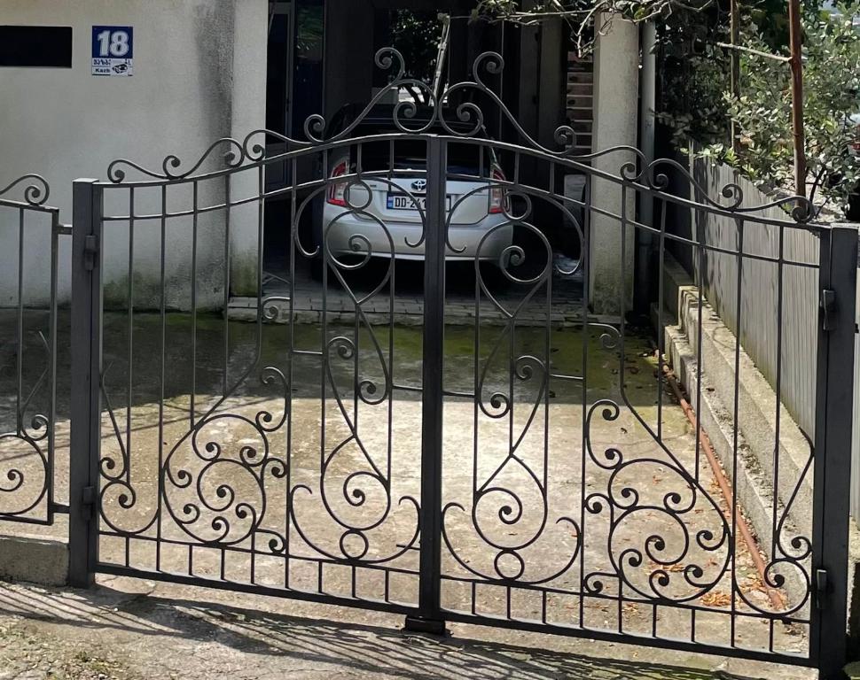 Фотография из галереи Garden rooms in Kutaisi в Кутаиси