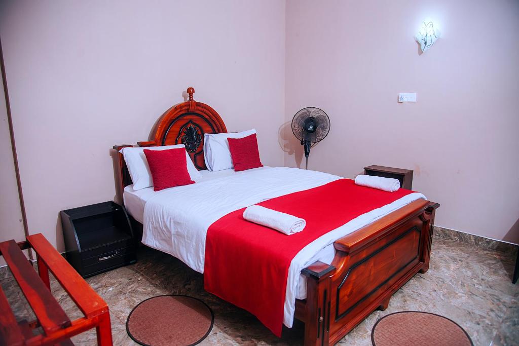 Postel nebo postele na pokoji v ubytování Freedom Guest Inn Ella