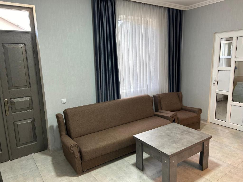 Area soggiorno di VST KHANOYAN'S HOTEL
