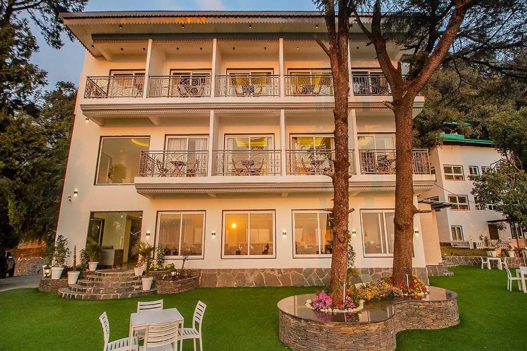 Zahrada ubytování Baris resort Mussoorie