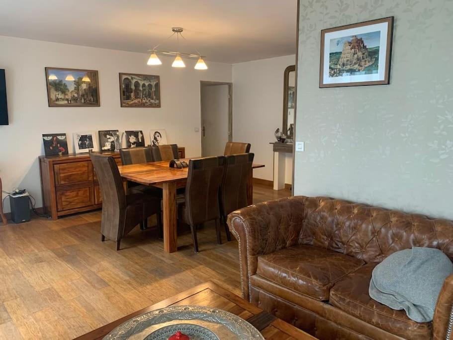 Χώρος καθιστικού στο Spacious Apartment Paris